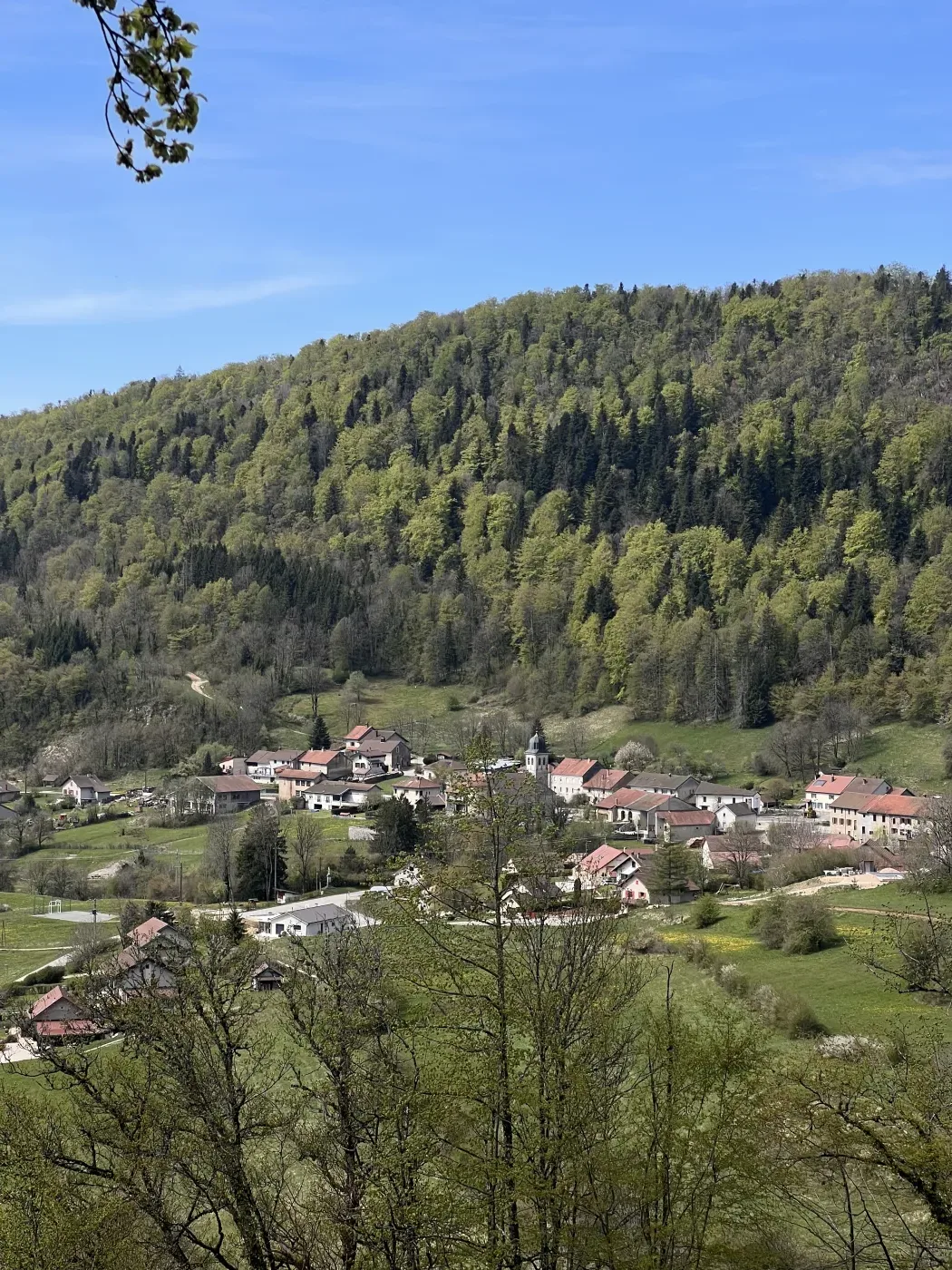 Paysage et communes du Haut-Jura pour illustrer le référencement local