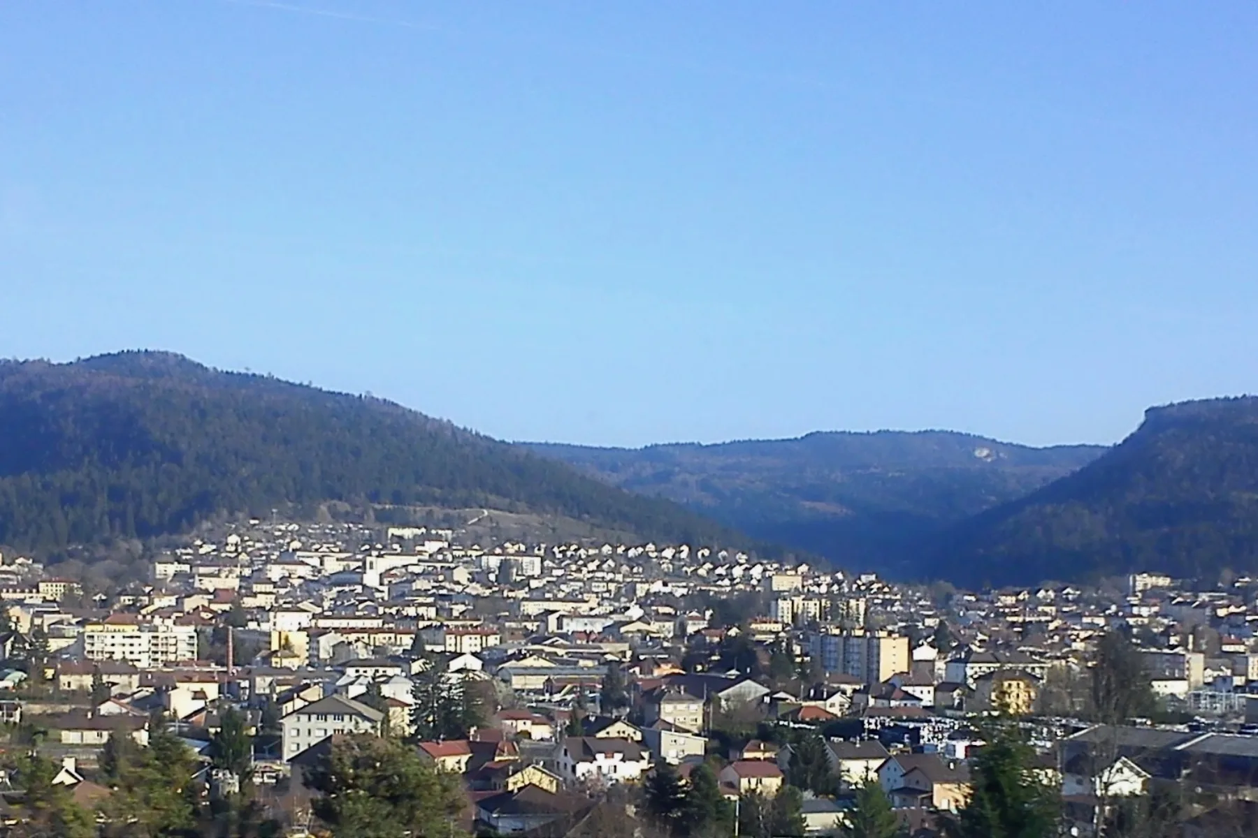 Vue d’Oyonnax et des reliefs de l’Ain