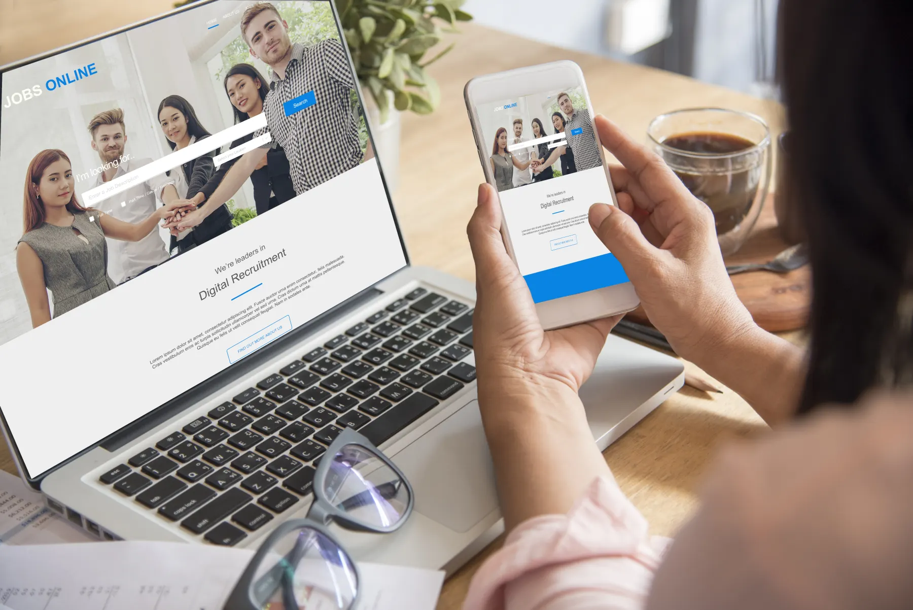 Vérification d’un site sur ordinateur et mobile