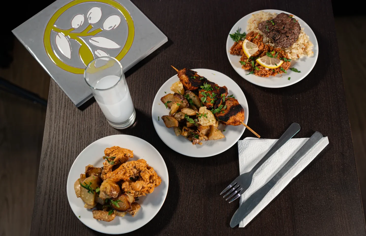 Assiettes de cuisine libanaise chez Doonely